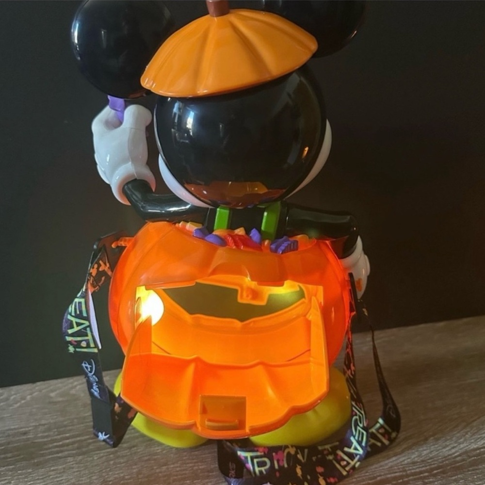 Mickey Mouse Popcorn Bucket Disney Parks 2024 - Picture 6 of 7